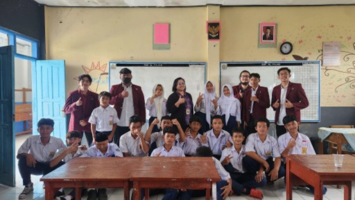Sosialisasi dan Pembelajaran Pengenalan dasar Pemrograman Python Kepada Siswa-Siswi Smp Al-Fajar Ciparay oleh Program Studi Sains Data, Universitas Telkom Sosialisasi dan Pembelajaran Pengenalan dasar Pemrograman Python Kepada Siswa-Siswi Smp Al-Fajar Ciparay oleh Program Studi Sains Data, Universitas Telkom