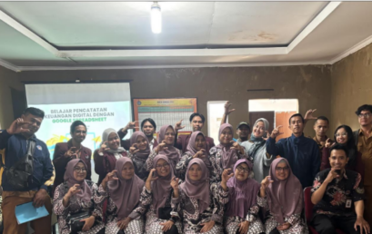 Mahasiswa Sains Data untuk Masyarakat Telkom University Berbagi Ilmu: PelatihanPencatatan Keuangan Digital untuk Ibu-ibu PKK Desa Ciheulang