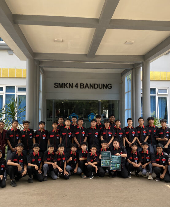 Tingkatkan Kesadaran Digital, Mahasiswa Sains Data Telkom University Gelar Seminar Literasi Digital di SMKN 4 Bandung