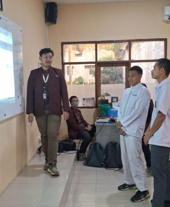 Membangun Keterampilan Digital Pelajar SMA Pasundan 1 Bandung Melalui Pelatihan Microsoft Excel