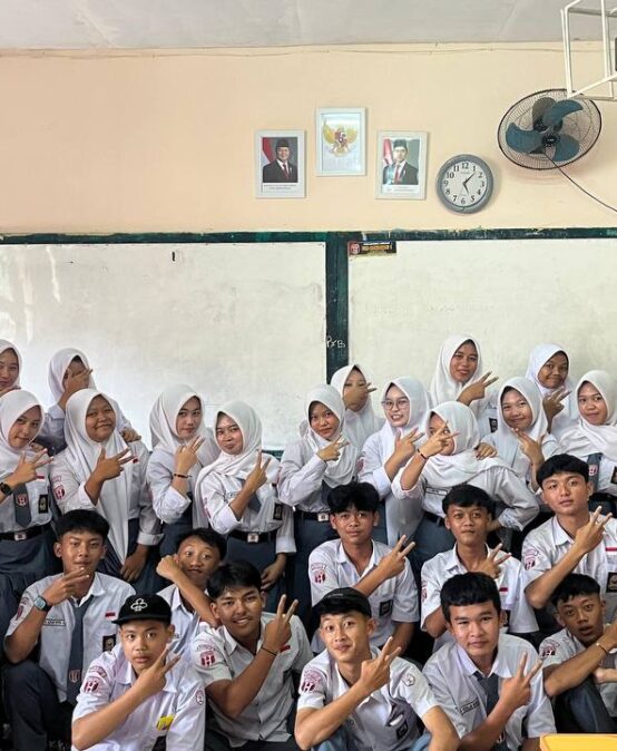 Tingkatkan Literasi Keuangan Siswa, Mahasiswa Sains Data Telkom University Gelar Pelatihan Visualisasi Data di SMA Handayani 1