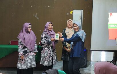 Pemberdayaan Digital: Pelatihan Administrasi dan Keuangan Rumah Tangga bagi Ibu-Ibu PKK Desa Ciheulang